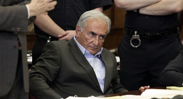 Strauss-Kahn ma áll bíróság elé