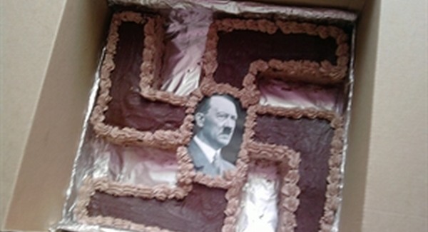 Dávid Hitlert kapott a születésnapjára