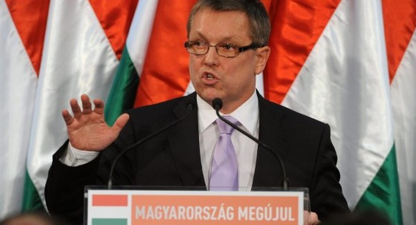 Márciusban is elszállt a hiány