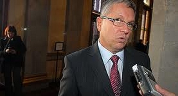 Orbán jobbkeze most az Európai Bizottságot oktatta