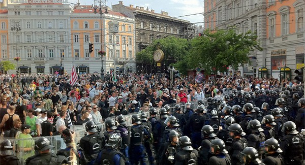 Idén sem volt botránymentes a melegfelvonulás