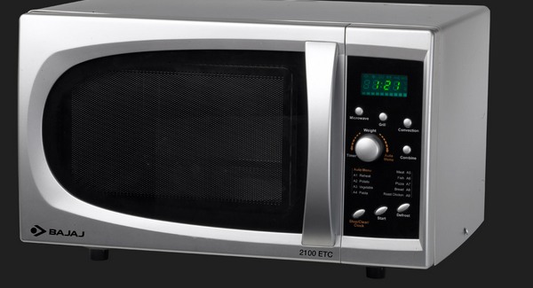 Mikróban sütötte ki csecsemőjét