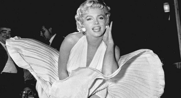 4,6 millió dollárért kelt el Marilyn Monroe fellibbenős ruhája