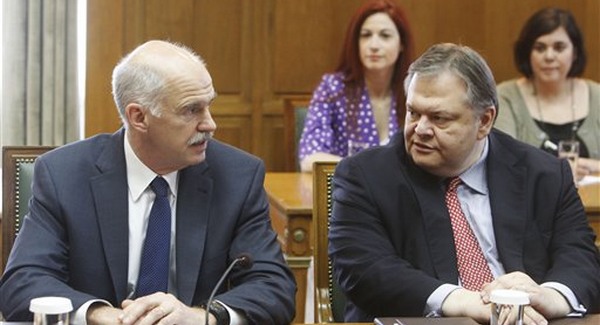 Átalakul a görög kormány