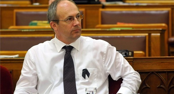 Szócska így bírná maradásra a rezidenseket