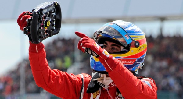 Alonso nyerte a Brit Nagydíjat