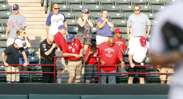 Baseball labdát próbált elkapni, meghalt