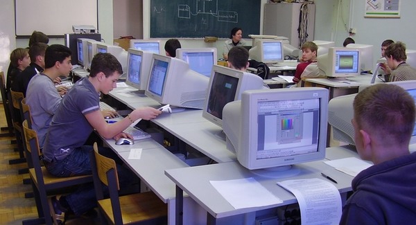 A diákok körében a multi a menő