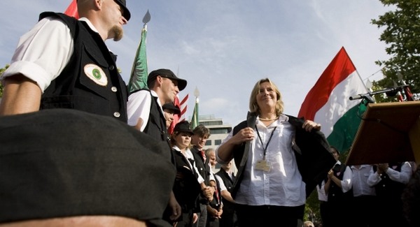 Börtönbe zárná a Jobbik a melegeket