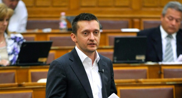 Szalait nem végkielégítik, csak kártalanítják
