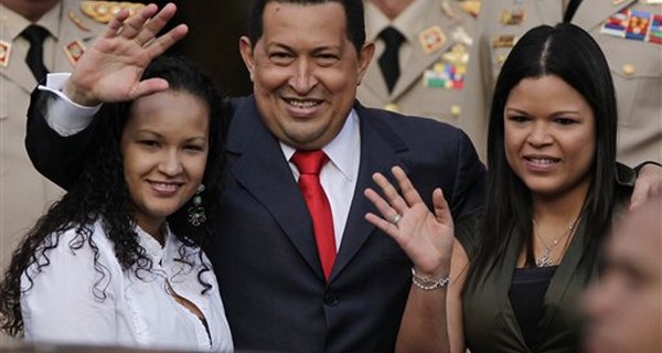 Már Nietzschét olvas a gyógyuló Chavez