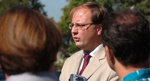 A Fidesz-frakció hülyeköcsög, vezetője csicska