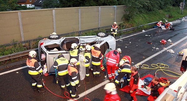 Egy férfi és két lánya halt meg a nyaralásból hazafelé tartva
