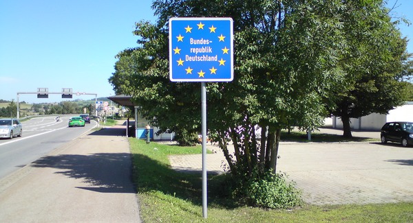 Egy vámos hibája miatt történhetett a hackertámadás