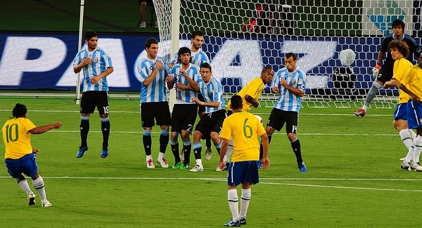 Két brazil-argentin szeptemberben