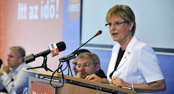 Rose Hoffmann is speaks pici angol