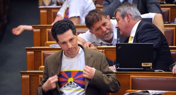Csak az MSZP és a Jobbik legyőzéséért jár különdíj
