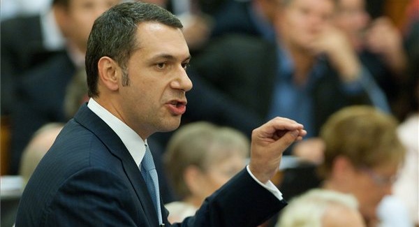 Kiakadt a Fidesz az Orbán elleni tüntetés miatt