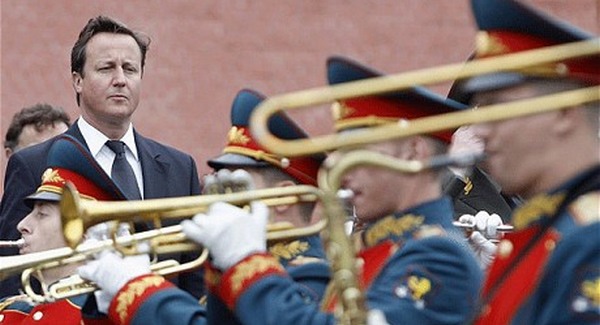 Cameron Moszkvában kritizált és békült