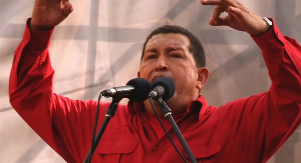 Chávez további földtulajdonokat államosít