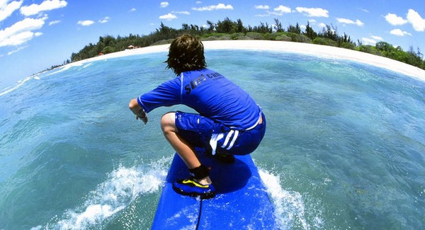 Iskolai sportág lesz Hawaiion a szörf