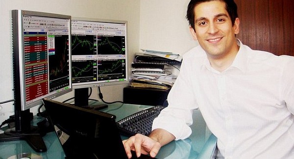 Kamu brókerrel riogat Orbán