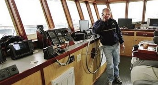 Óriási tonhalat fogott, elkobozták a szövetségiek
