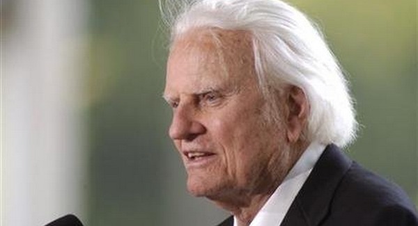 Billy Grahamnek megint tüdőgyulladása van