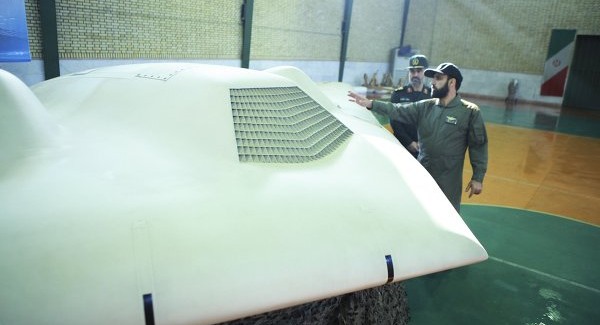 Irán játék drónnal hecceli Amerikát