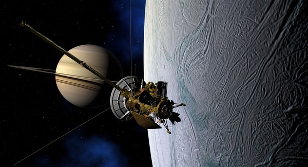 Az Enceladus gejzírjeit fotózta a Cassini 
