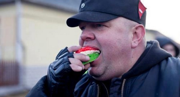 Mit keres a széljobbon a magyar ifjúság?