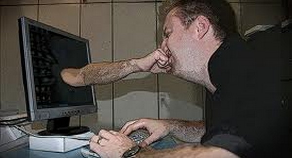 Példátlan erőszak az internetezők ellen