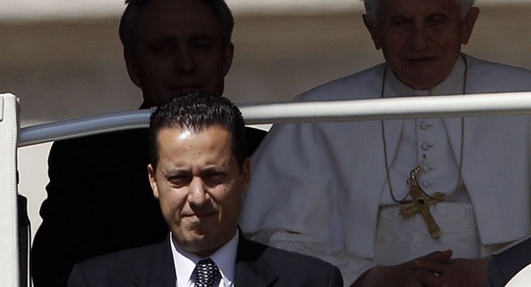 Vatikánleaks: a pápa el van keseredve