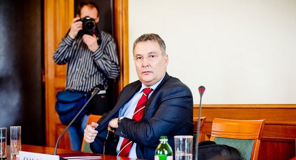 Vádat emeltek Juhász Ferenc volt honvédelmi miniszter ellen