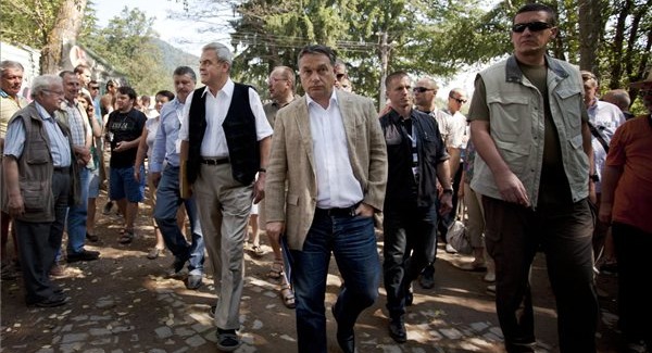 Orbán továbbra is Tőkéssel bomlaszt