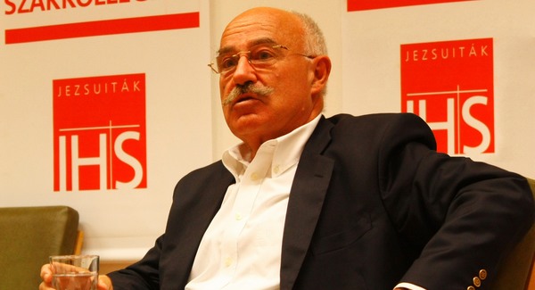 Martonyi tolmácsolja, mit mond Amerika