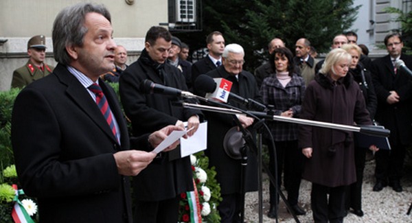 Antiszemita történelemhamisítás állami szinten