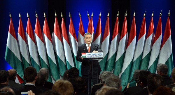 Meghamisította Reagan elnök szavait Orbán