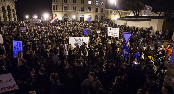 Orbán magánhadseregét veti be a tüntetők ellen
