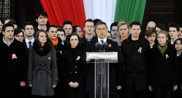 Bértapsolókat várnak Orbán ünnepi beszédére